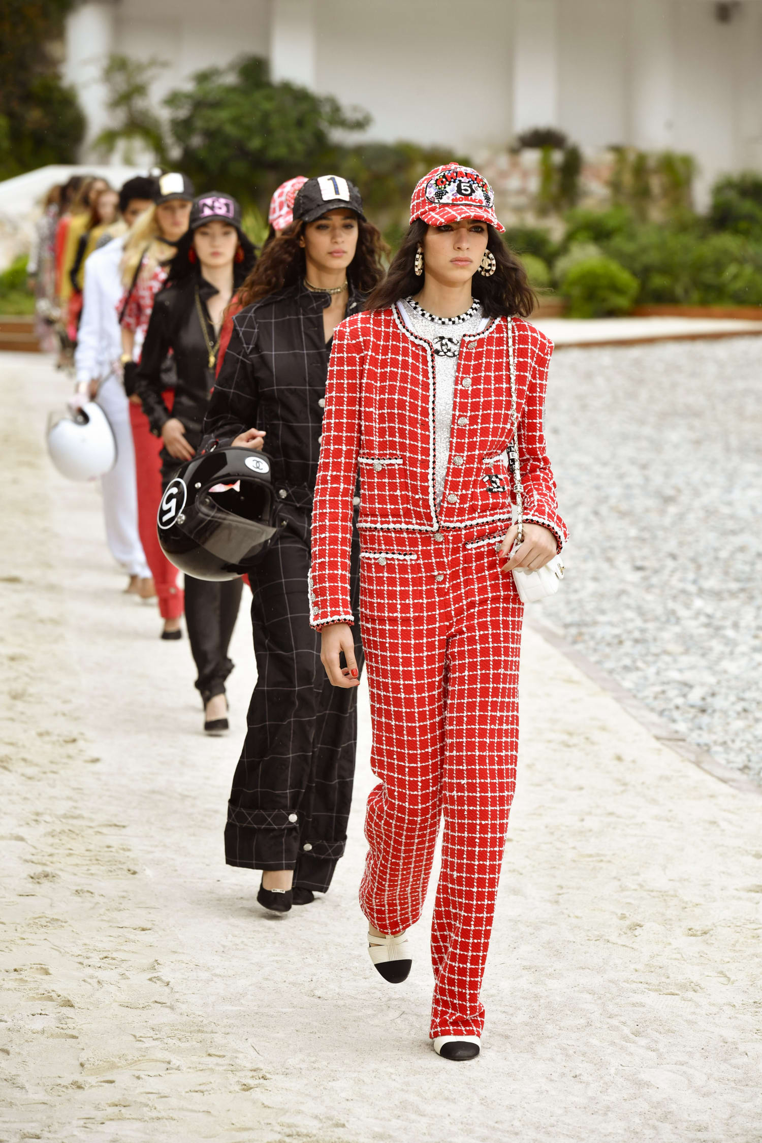 Chanel's Cruise 2023/2024 Show Is An Ode To L.A. Style